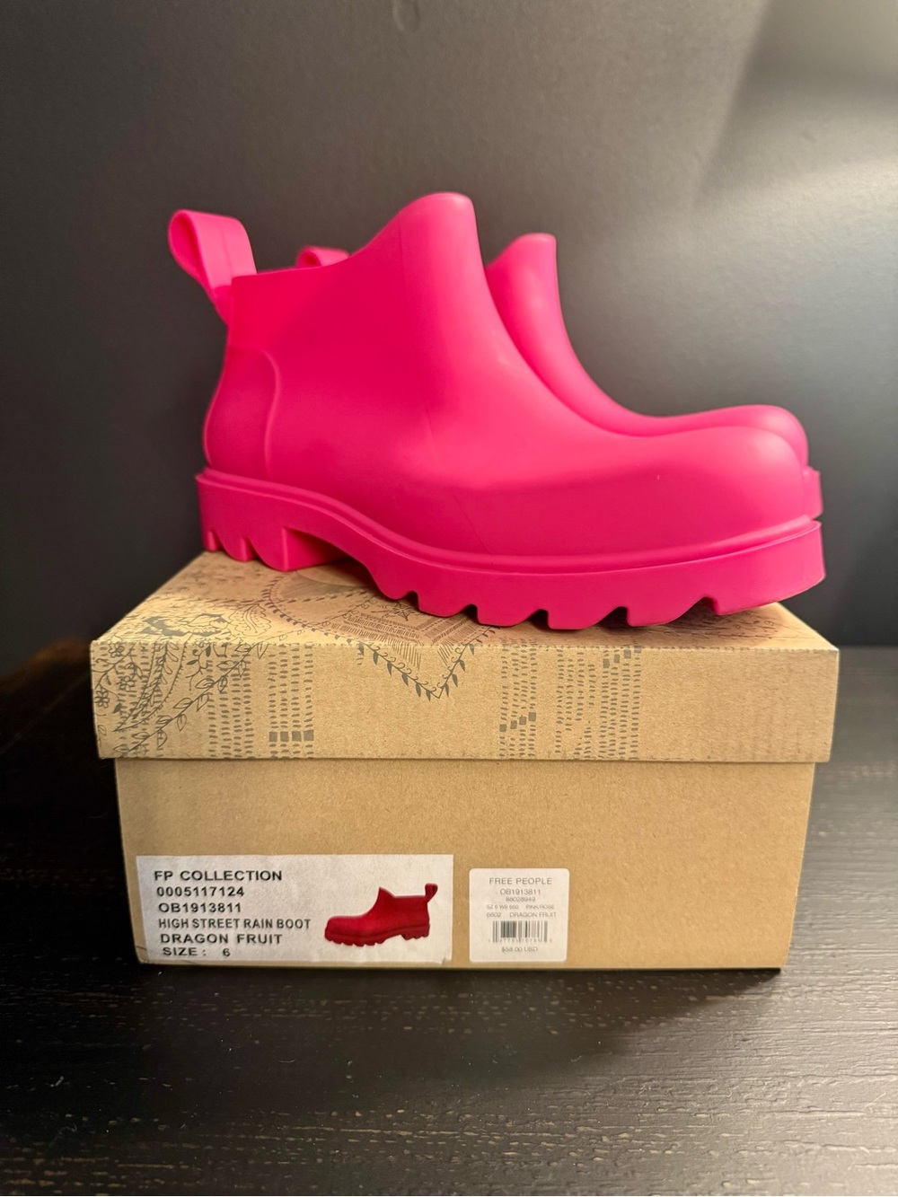 Free People Collection High Street Rain Boot in Dragon Fruit Size 6 - Picture 2 of 8